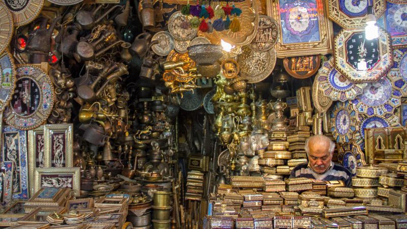 ابحث عن البساط والسجاد والمجوهرات والتوابل والنحاس في بازارات إيران