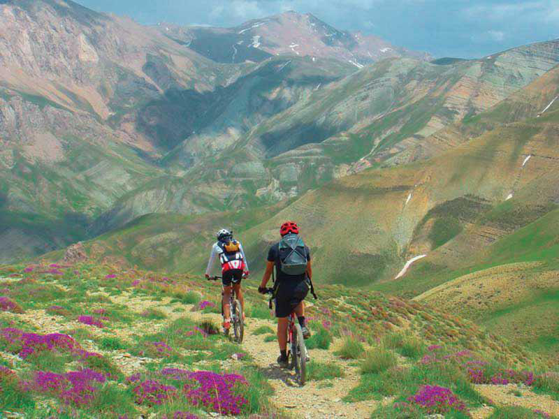 استمتع بجولات ركوب الدراجات الجبلية المذهلة في إيران