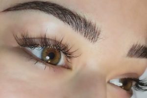 زراعة الحواجب في إيران