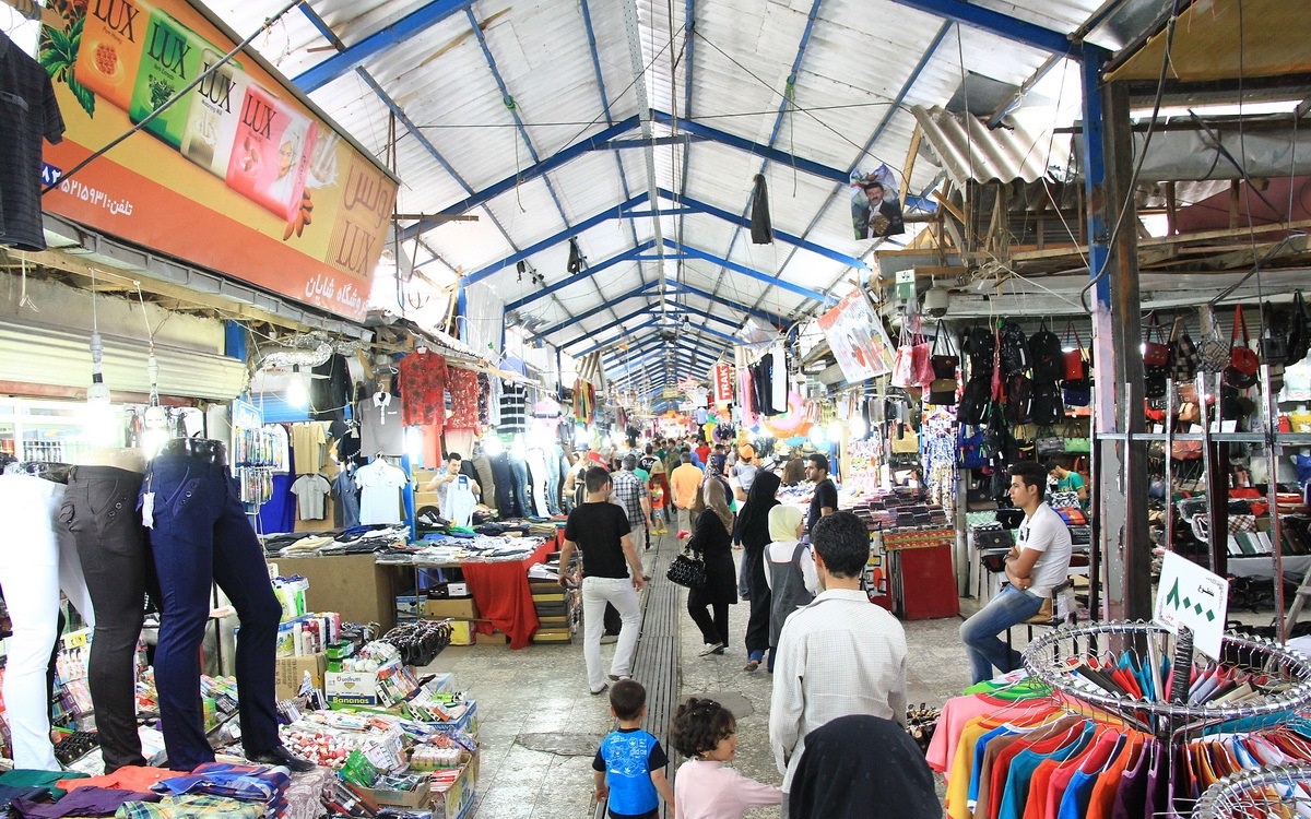 سوق أستارا الحدودي في إيران
