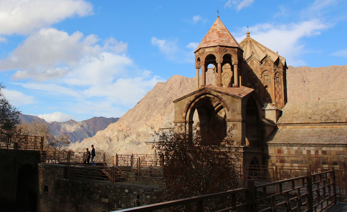  كنائس في إيران - سنت استبانوس ، قلعة ضد الأعداء