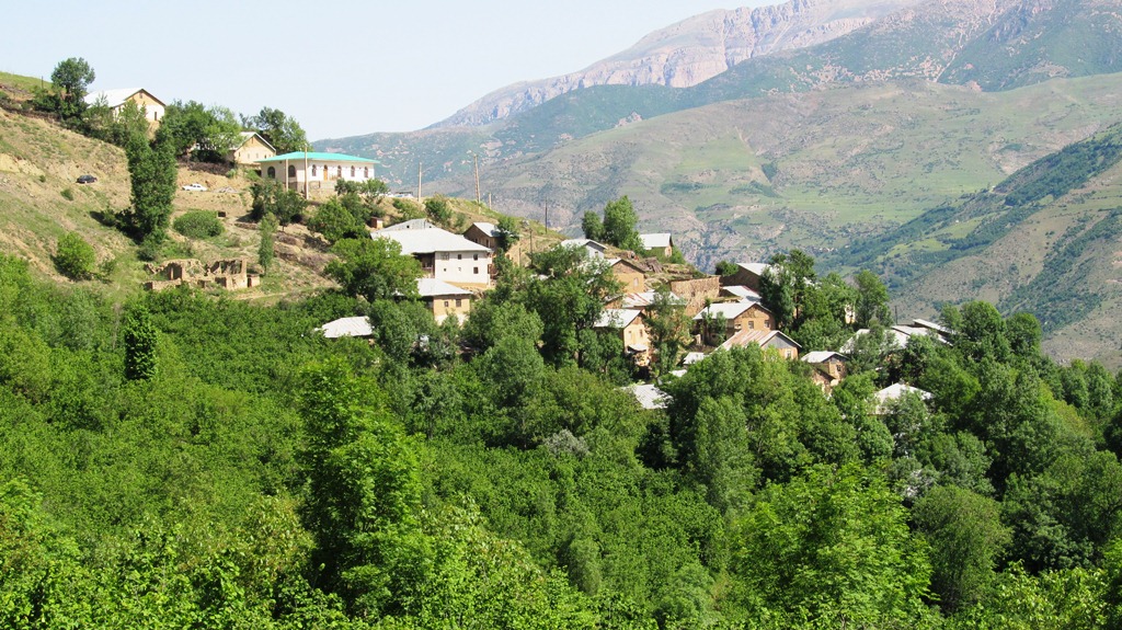قرية رحيم آباد في شمال إيران -سفر إلى إيران