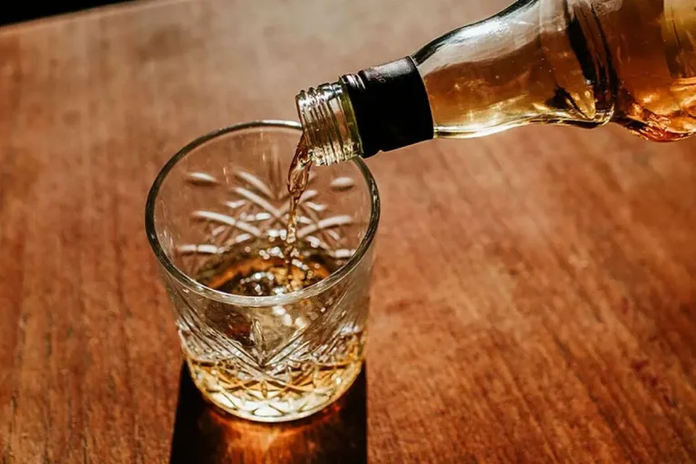 استخدام المشروبات الكحولية في إيران